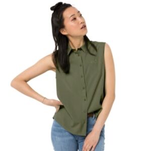 🙋Fiore emerald green semi sheer blouse Size M Excellent condition